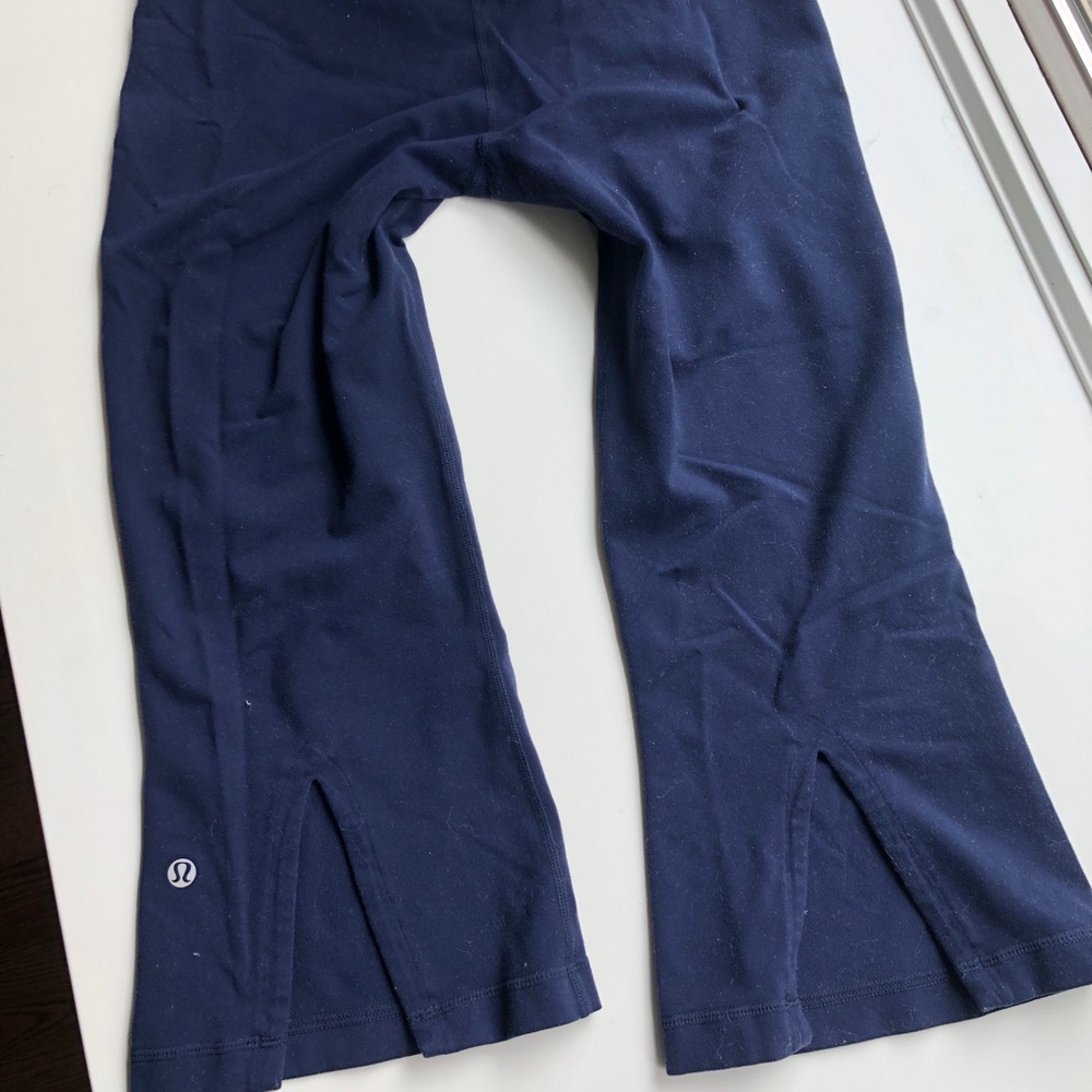 Lululemon leggings 8 blue Gather and Crow crop